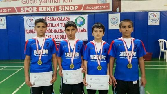 Bafra Atatürk Ortaokulu Yıldız Badmintonda Grup Birincisi Oldu.