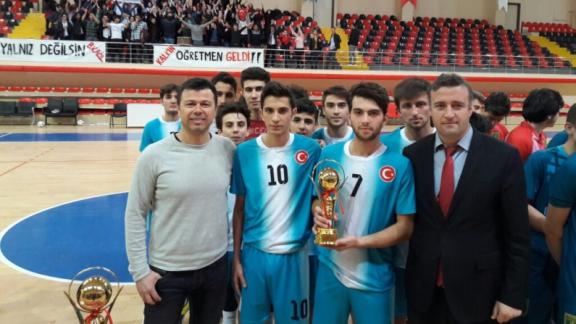 Bafra Ortaöğretim kurumları arasında "Genç Erkekler Futsal" turnuvası düzenlendi.