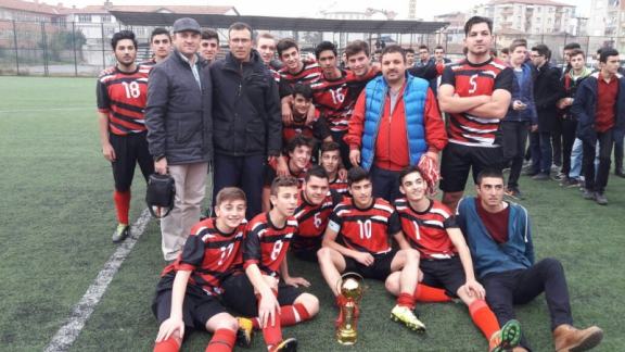 Bafra Ortaöğretim kurumları arasında "Genç Erkekler Futbol" turnuvası düzenlendi.