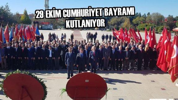 29 Ekim Cumhuriyet Bayramı Kutlamalarımız Atatürk Anıtına Çelenk Sunumu ile Başladı.