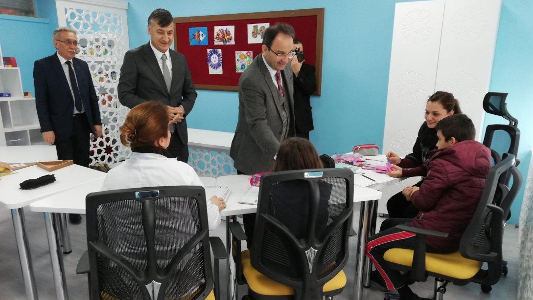 İlçemiz Atatürk Ortaokulunda, Milli Eğitim Bakanlığı tarafından yeniden tasarlanan Destek Eğitim Odasınin açılışı gerçekleştirildi. 