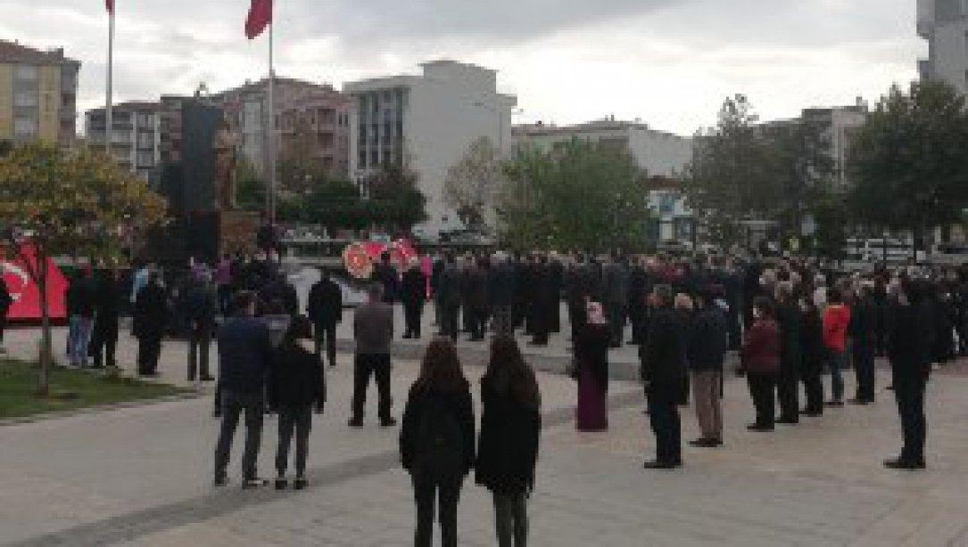 İlçemizde  Mustafa Kemal Atatürk'ü anma töreni gerçekleştirildi.