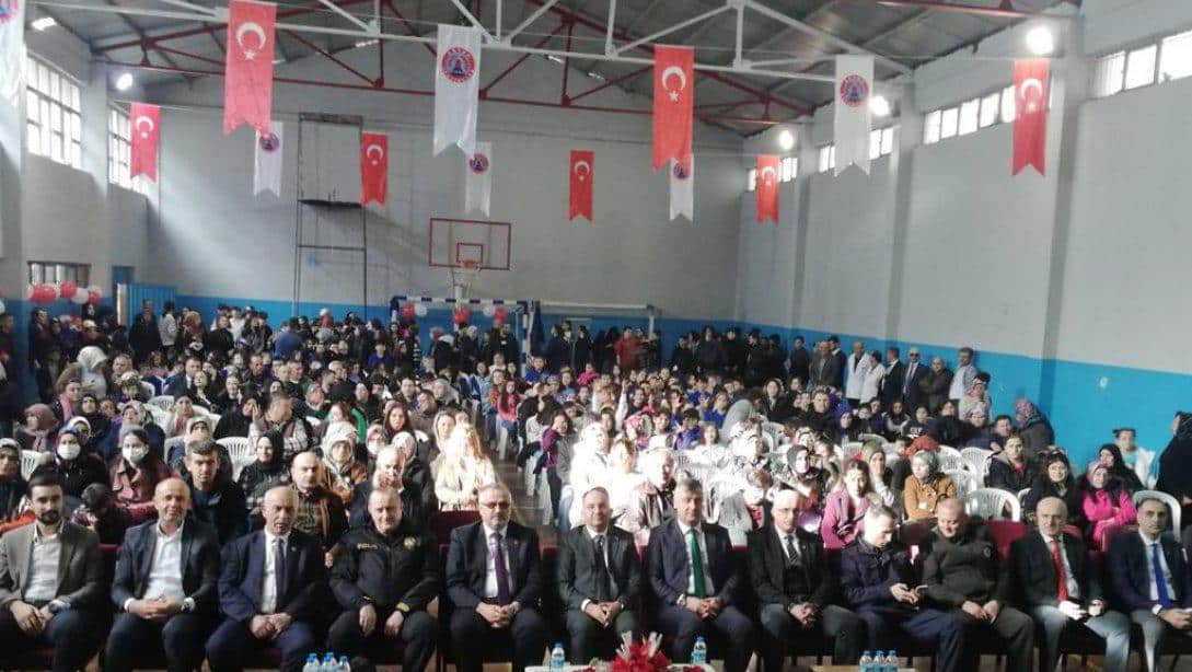2022-2023 Eğitim - Öğretim 1. Dönem Sonu Karne Töreni İlçemiz Cumhuriyet Ortaokulunda Gerçekleştirildi 